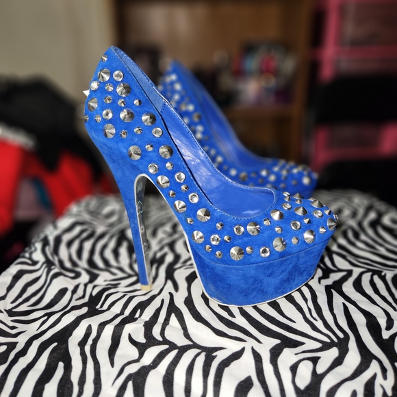 Alba Shoes - Y2k Mcbling Blue 💙✨️  rhinestone and silver studded platform high heels